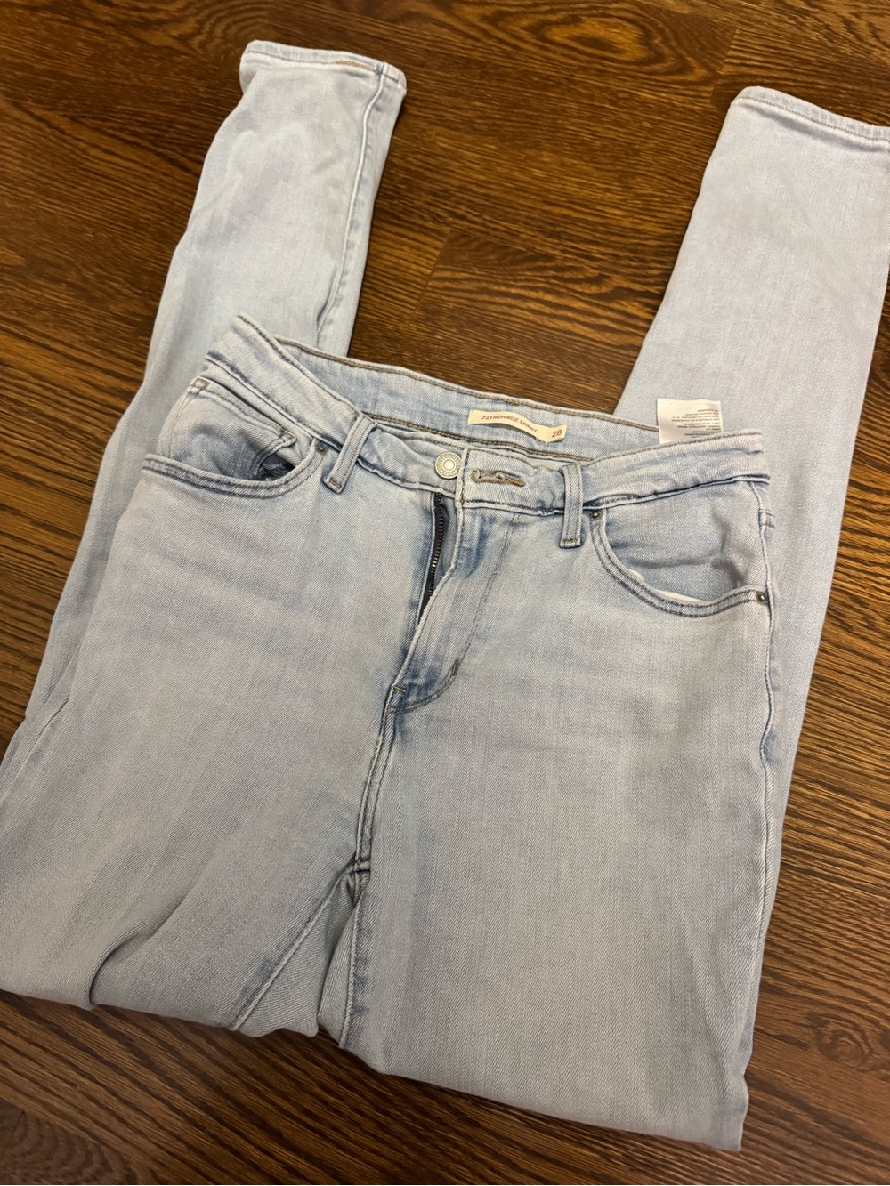 Levis Light Wash Women’s Jeans - Size 28